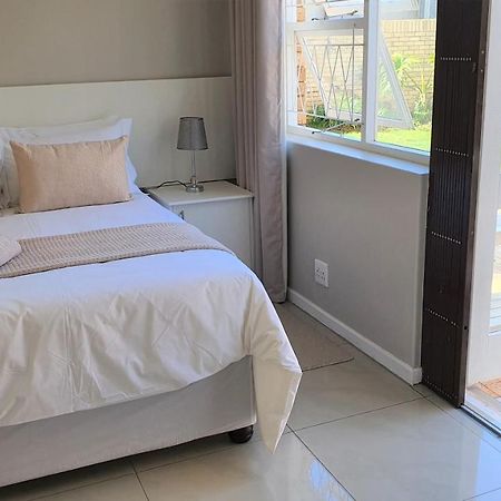 Kelzane Guesthouse بورت اليزابيث المظهر الخارجي الصورة